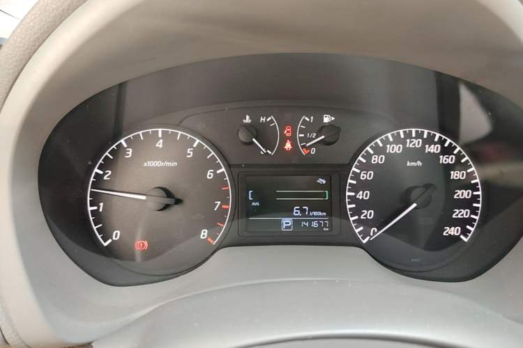 Used Nissan Sylphy 2014 1.6XV CVT Deluxe Edition Instrument Cluster