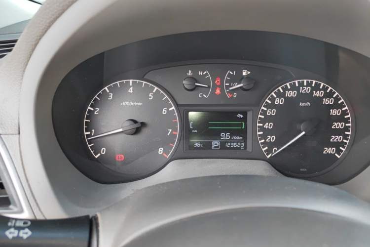 Used Nissan Sylphy 2014 1.6XV CVT Deluxe Edition Instrument Cluster