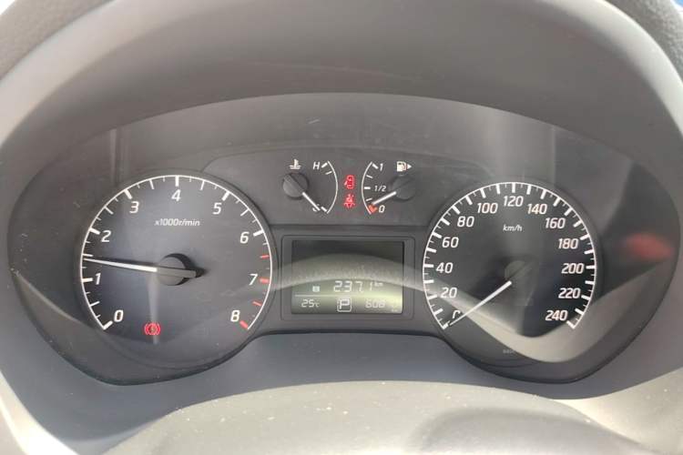 Used Nissan Sylphy 2014 1.6XV CVT Deluxe Edition Instrument Cluster