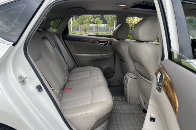 Used Nissan Sylphy 2014 1.6XV CVT Deluxe Edition Interior 2