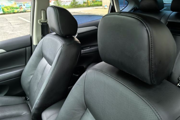 Used Nissan Sylphy 2014 1.6XV CVT Deluxe Edition Interior 3