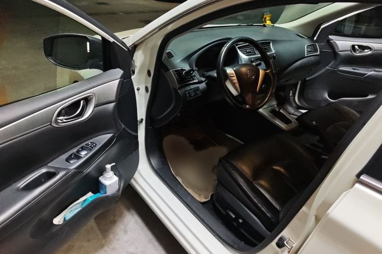 Used Nissan Sylphy 2014 1.6XV CVT Deluxe Edition Interior 3