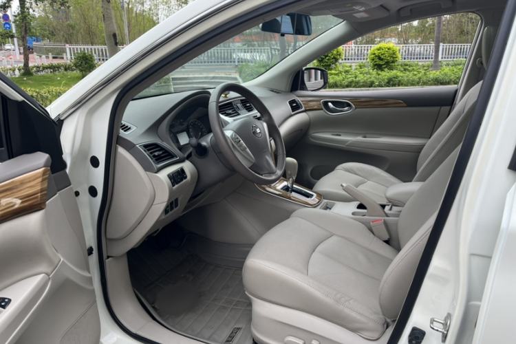 Used Nissan Sylphy 2014 1.6XV CVT Deluxe Edition Interior 5
