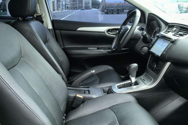 Used Nissan Sylphy 2014 1.6XV CVT Deluxe Edition Interior 6