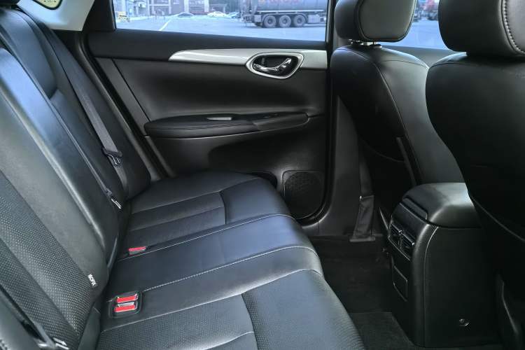 Used Nissan Sylphy 2014 1.6XV CVT Deluxe Edition Interior 7