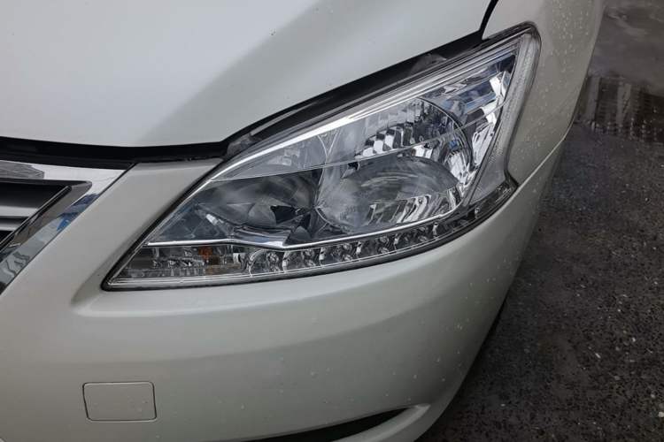 Used Nissan Sylphy 2014 1.6XV CVT Deluxe Edition Left Front Headlight
