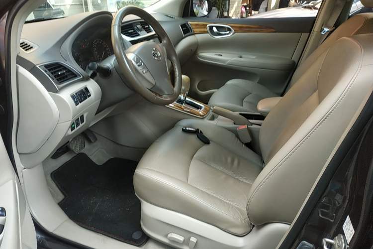 Used Nissan Sylphy 2014 1.6XV CVT Deluxe Edition Left Front Seat