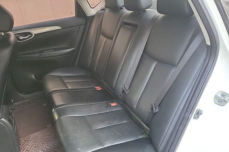 Used Nissan Sylphy 2014 1.6XV CVT Deluxe Edition Left Rear Seat