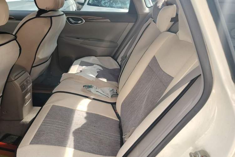 Used Nissan Sylphy 2014 1.6XV CVT Deluxe Edition Left Rear Seat