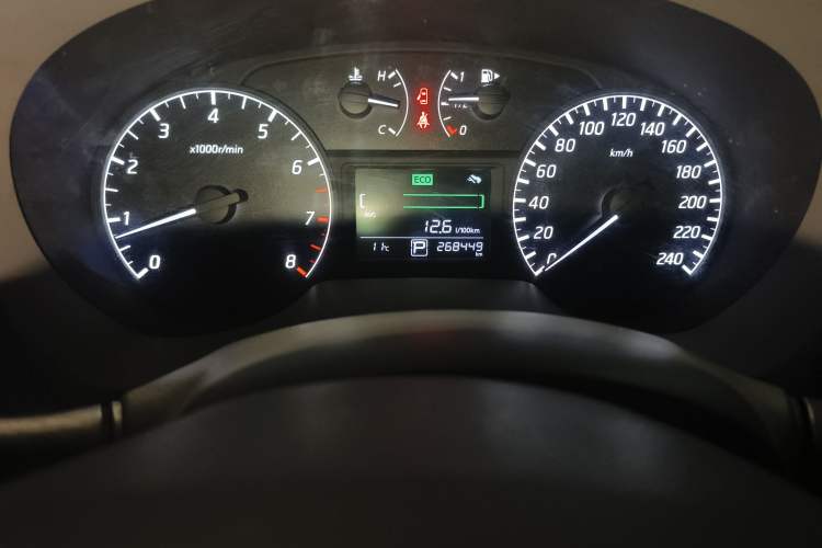 Used Nissan Sylphy 2014 1.6XV CVT Deluxe Edition Odometer Close Up
