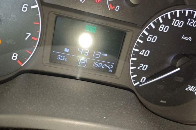 Used Nissan Sylphy 2014 1.6XV CVT Deluxe Edition Odometer Close Up