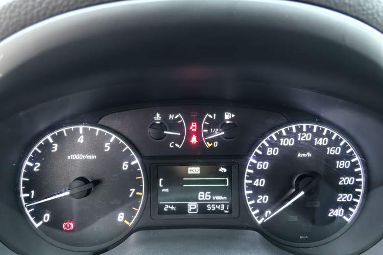 Used Nissan Sylphy 2014 1.6XV CVT Deluxe Edition Odometer Close Up