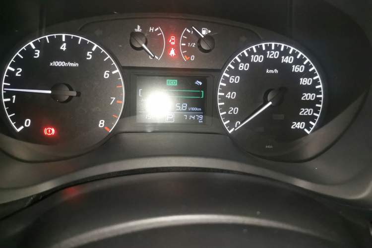 Used Nissan Sylphy 2014 1.6XV CVT Deluxe Edition Odometer Close Up
