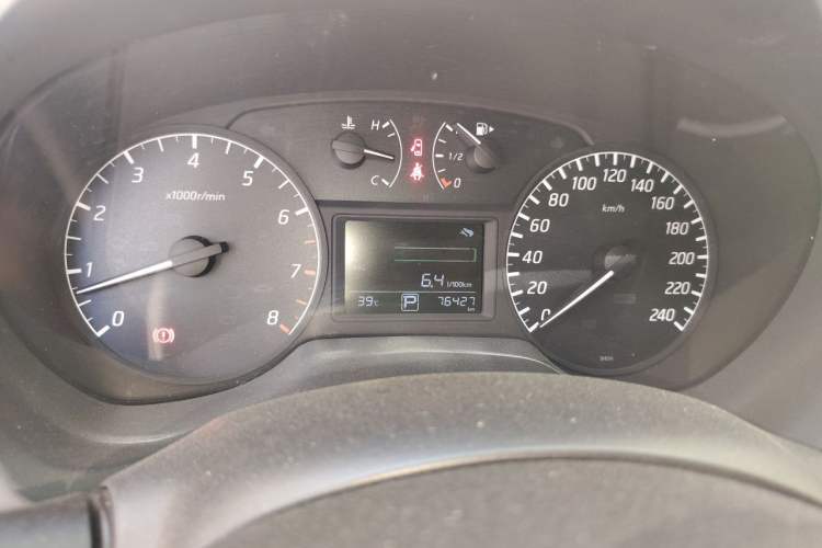 Used Nissan Sylphy 2014 1.6XV CVT Deluxe Edition Odometer Close Up