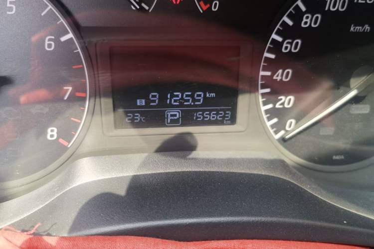 Used Nissan Sylphy 2014 1.6XV CVT Deluxe Edition Odometer Close Up