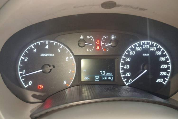 Used Nissan Sylphy 2014 1.6XV CVT Deluxe Edition Odometer Close Up