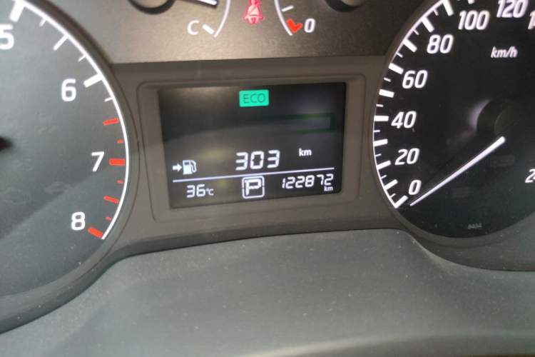 Used Nissan Sylphy 2014 1.6XV CVT Deluxe Edition Odometer Close Up