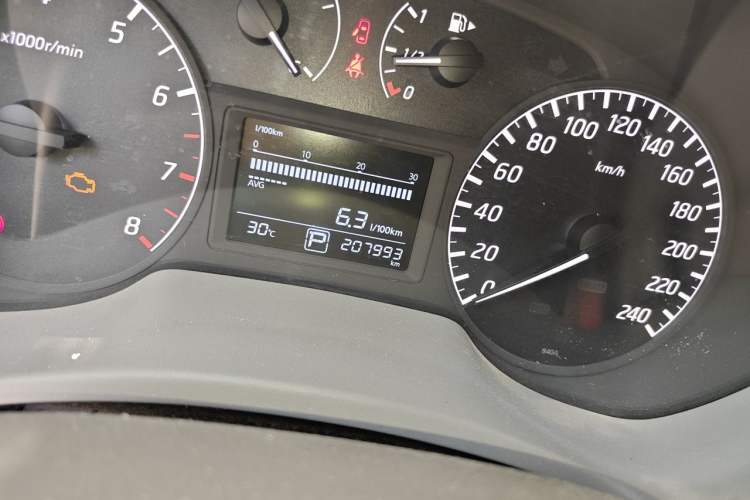 Used Nissan Sylphy 2014 1.6XV CVT Deluxe Edition Odometer Close Up
