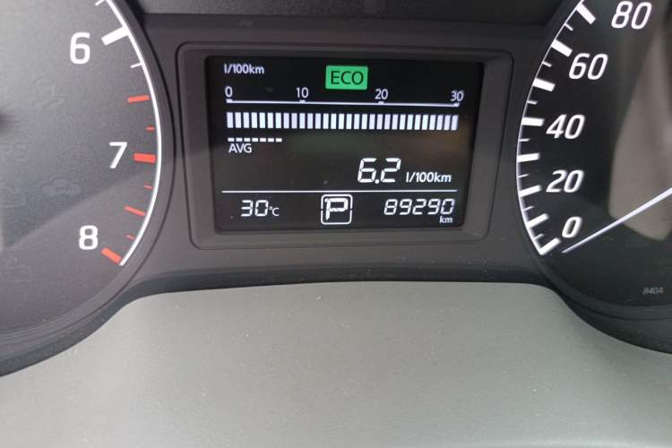 Used Nissan Sylphy 2014 1.6XV CVT Deluxe Edition Odometer Close Up