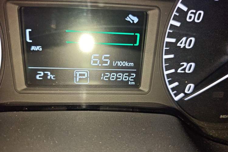 Used Nissan Sylphy 2014 1.6XV CVT Deluxe Edition Odometer Close Up