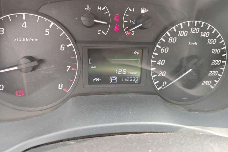 Used Nissan Sylphy 2014 1.6XV CVT Deluxe Edition Odometer Close Up