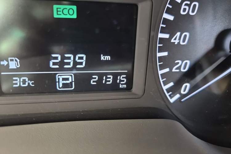 Used Nissan Sylphy 2014 1.6XV CVT Deluxe Edition Odometer Close Up