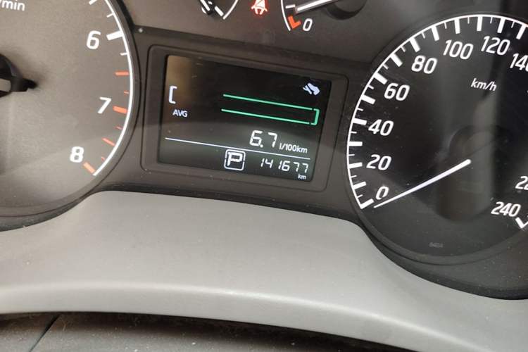 Used Nissan Sylphy 2014 1.6XV CVT Deluxe Edition Odometer Close Up