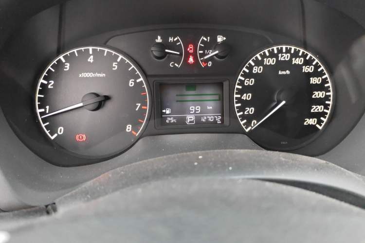 Used Nissan Sylphy 2014 1.6XV CVT Deluxe Edition Odometer Close Up