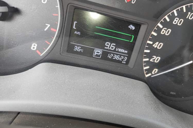 Used Nissan Sylphy 2014 1.6XV CVT Deluxe Edition Odometer Close Up