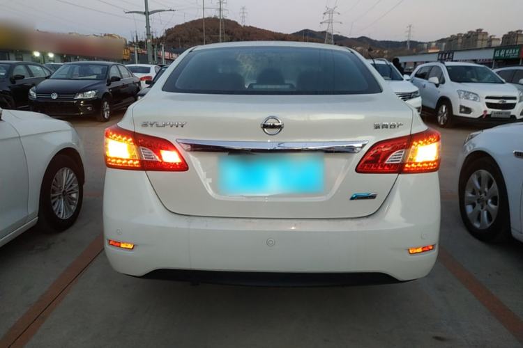 Used Nissan Sylphy 2014 1.6XV CVT Deluxe Edition Rear