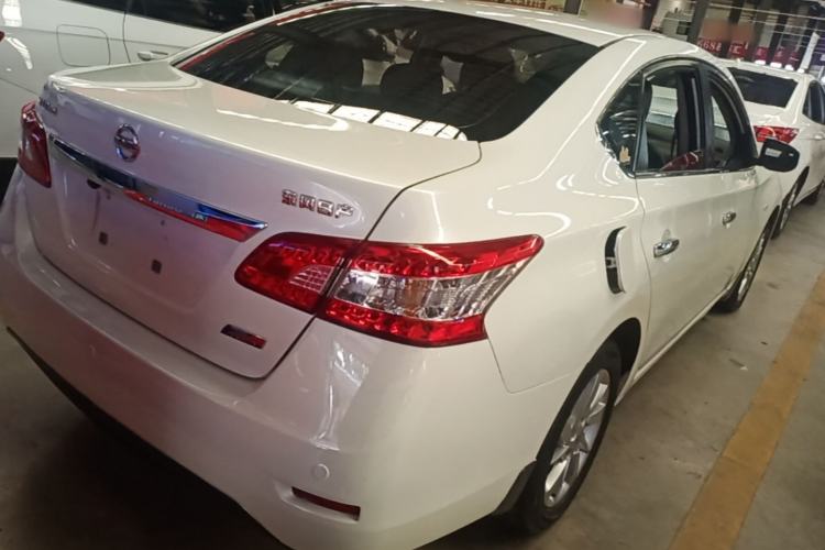 Used Nissan Sylphy 2014 1.6XV CVT Deluxe Edition Rear Right 45 Deg