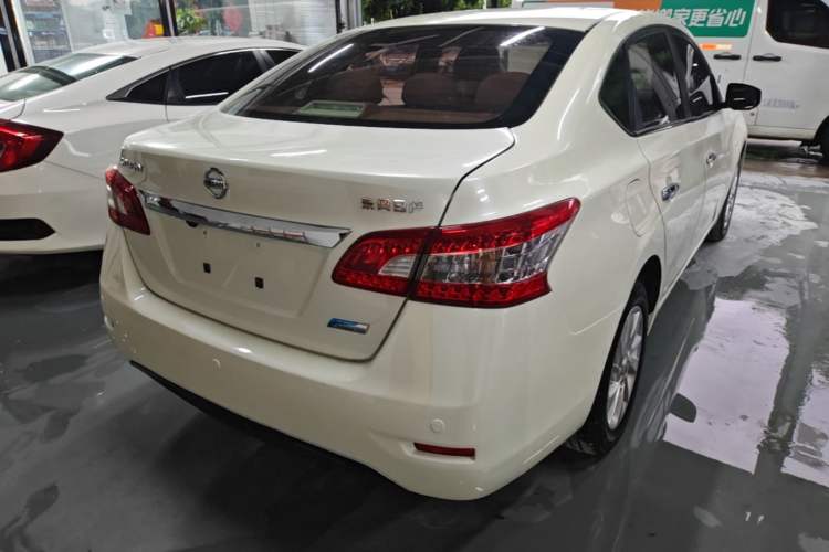 Used Nissan Sylphy 2014 1.6XV CVT Deluxe Edition Rear Right 45 Deg