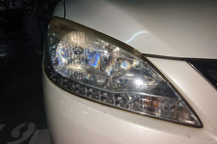 Used Nissan Sylphy 2014 1.6XV CVT Deluxe Edition Right Front Headlight