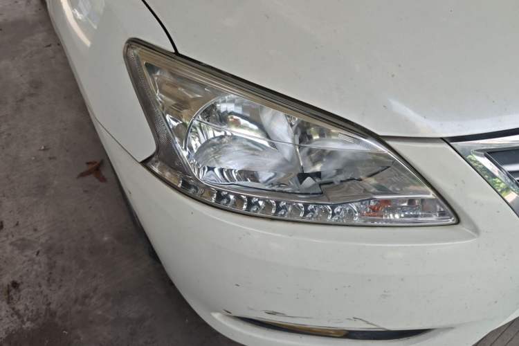 Used Nissan Sylphy 2014 1.6XV CVT Deluxe Edition Right Front Headlight