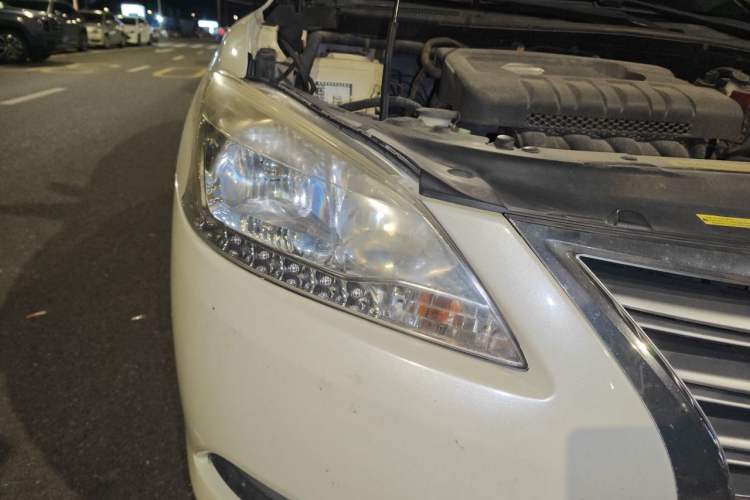 Used Nissan Sylphy 2014 1.6XV CVT Deluxe Edition Right Front Headlight