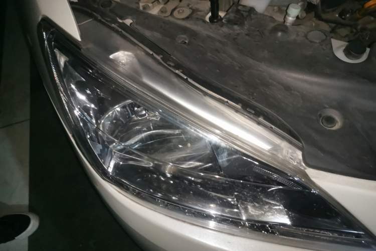 Used Nissan Sylphy 2014 1.6XV CVT Deluxe Edition Right Front Headlight