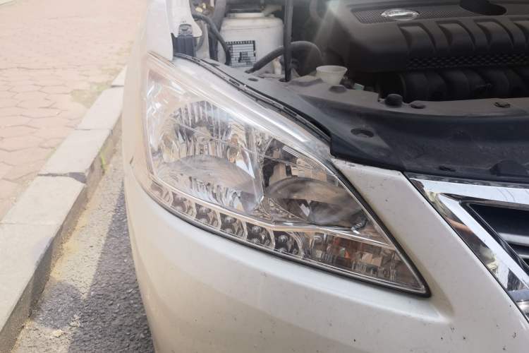 Used Nissan Sylphy 2014 1.6XV CVT Deluxe Edition Right Front Headlight