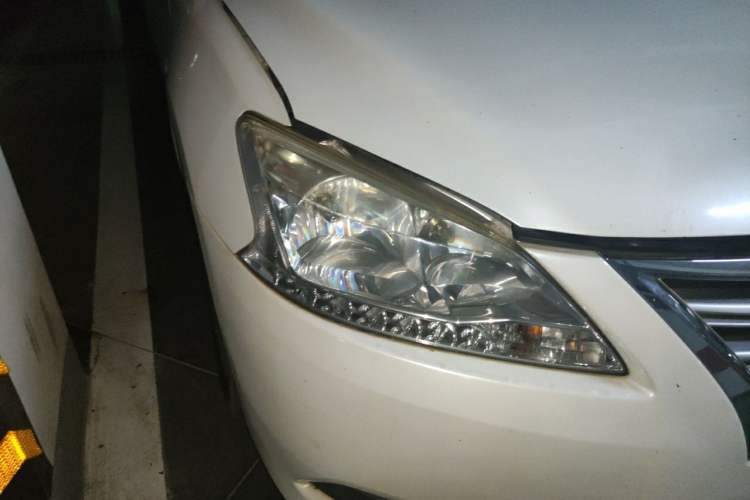Used Nissan Sylphy 2014 1.6XV CVT Deluxe Edition Right Front Headlight