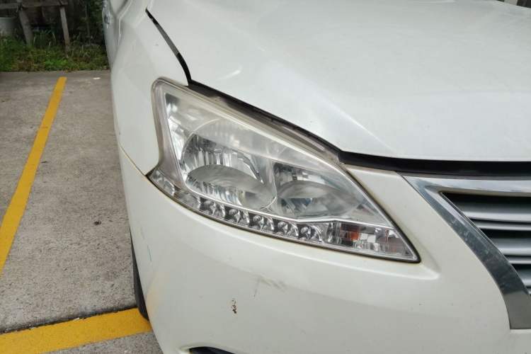 Used Nissan Sylphy 2014 1.6XV CVT Deluxe Edition Right Front Headlight