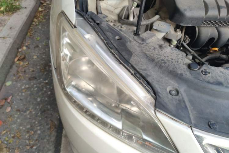 Used Nissan Sylphy 2014 1.6XV CVT Deluxe Edition Right Front Headlight