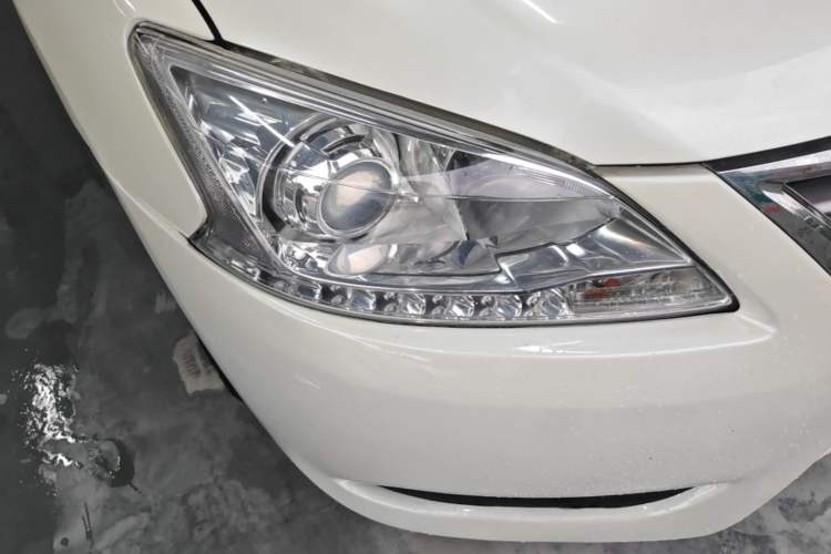 Used Nissan Sylphy 2014 1.6XV CVT Deluxe Edition Right Front Headlight