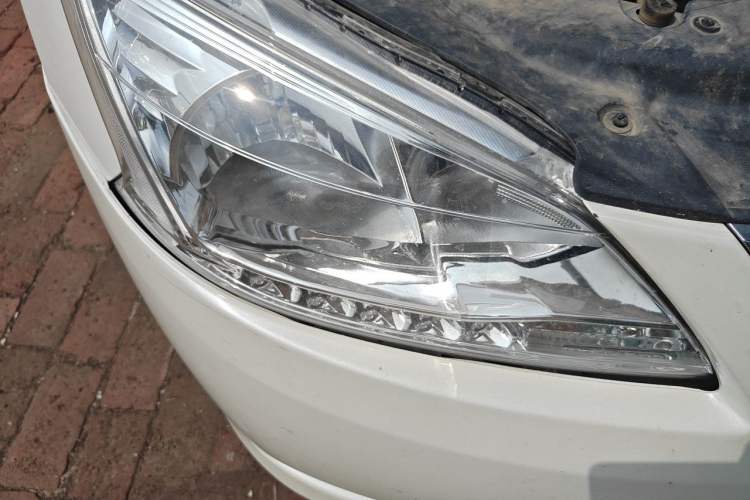Used Nissan Sylphy 2014 1.6XV CVT Deluxe Edition Right Front Headlight