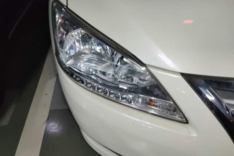 Used Nissan Sylphy 2014 1.6XV CVT Deluxe Edition Right Front Headlight