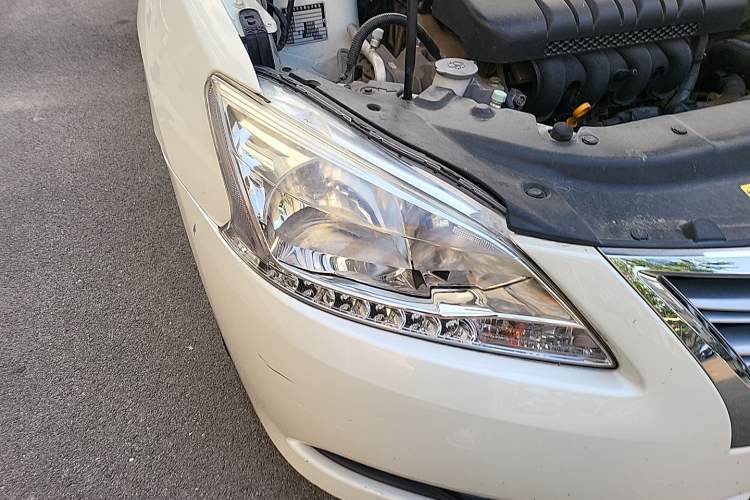 Used Nissan Sylphy 2014 1.6XV CVT Deluxe Edition Right Front Headlight