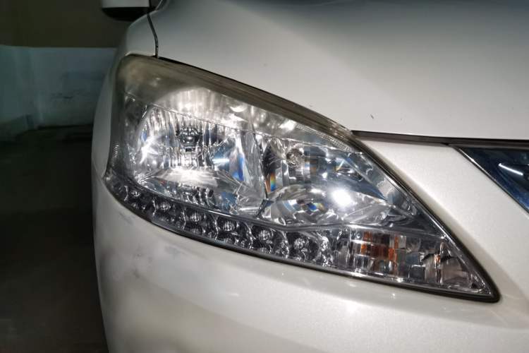 Used Nissan Sylphy 2014 1.6XV CVT Deluxe Edition Right Front Headlight