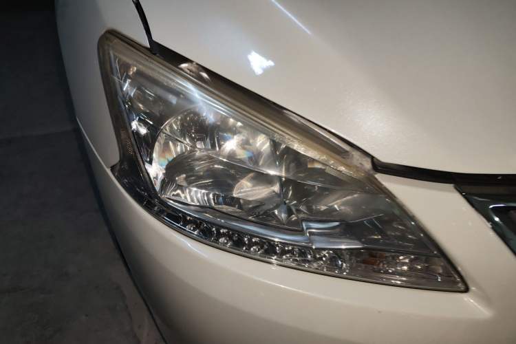 Used Nissan Sylphy 2014 1.6XV CVT Deluxe Edition Right Front Headlight