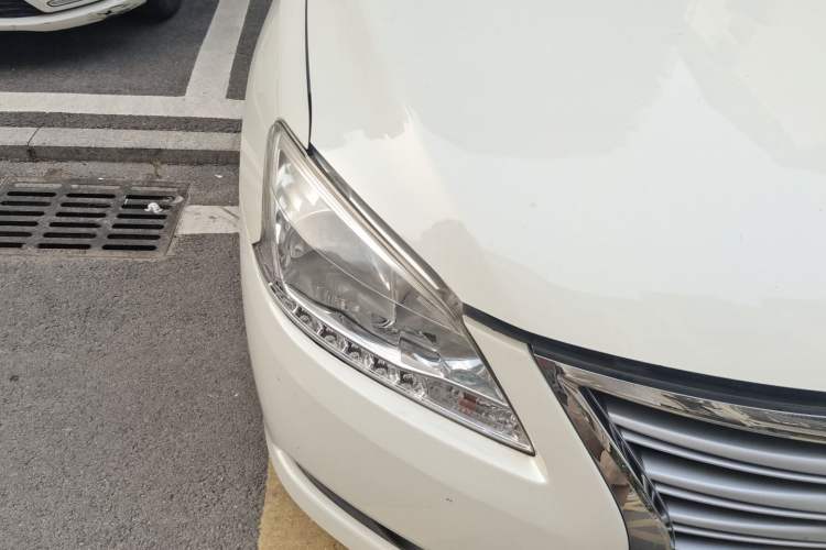 Used Nissan Sylphy 2014 1.6XV CVT Deluxe Edition Right Front Headlight