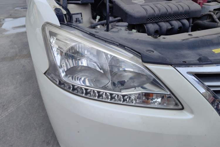 Used Nissan Sylphy 2014 1.6XV CVT Deluxe Edition Right Front Headlight