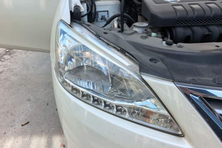 Used Nissan Sylphy 2014 1.6XV CVT Deluxe Edition Right Front Headlight