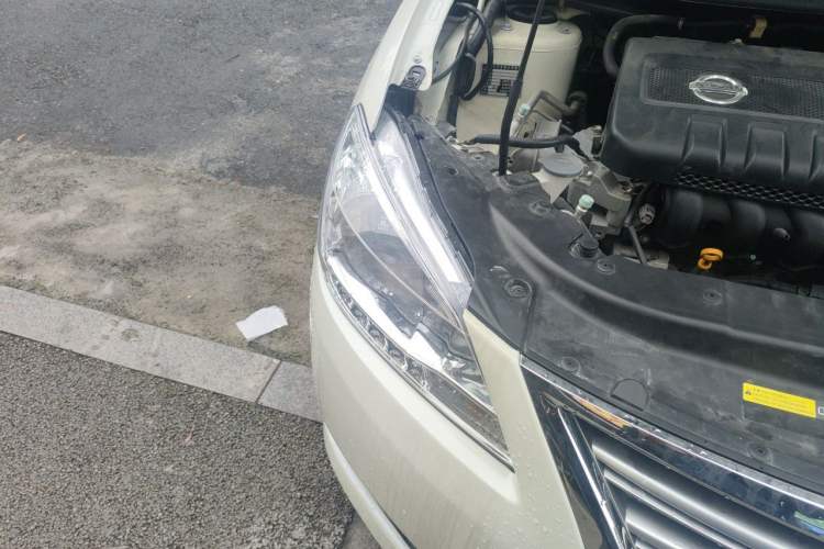Used Nissan Sylphy 2014 1.6XV CVT Deluxe Edition Right Front Headlight